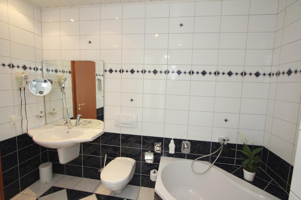Parkhotel Tillmanns Эльтвилле Номер фото