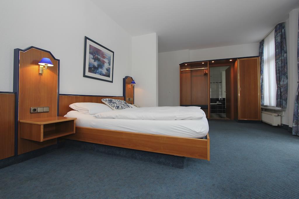 Parkhotel Tillmanns Эльтвилле Номер фото