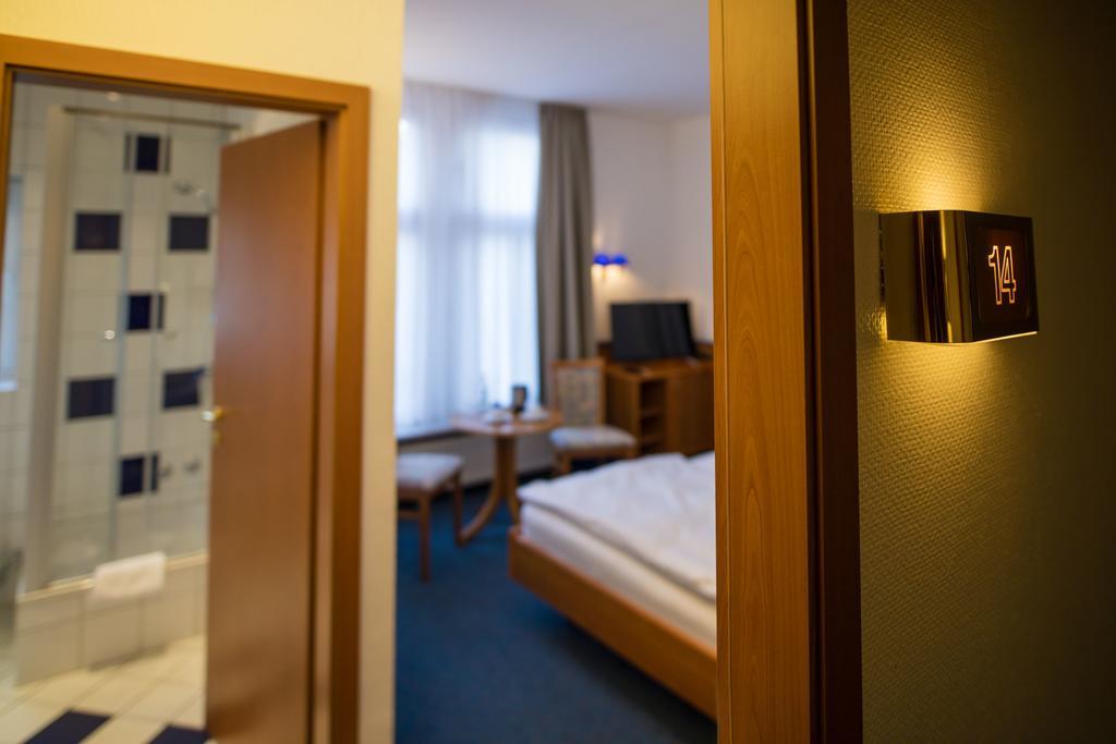 Parkhotel Tillmanns Эльтвилле Экстерьер фото